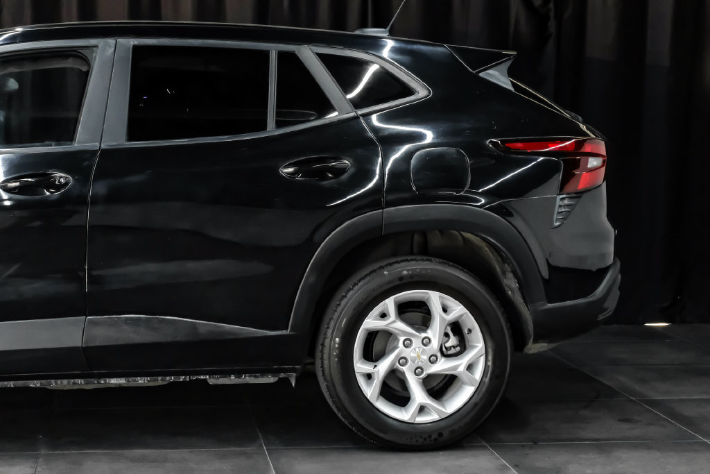 Used 2025 Chevrolet Trax LS w/ LS Convenience Package FWD image 13