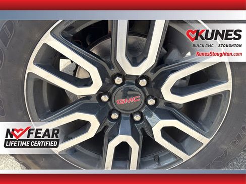 Used 2024 GMC Sierra 1500 AT4 w/ Technology Package AWD/4WD image 7
