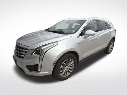 Used 2017 Cadillac XT5 Luxury w/ Driver Awareness Package AWD/4WD image 2