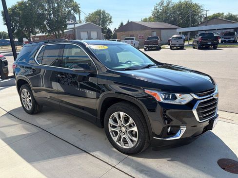 Used 2021 Chevrolet Traverse LT AWD/4WD image 6