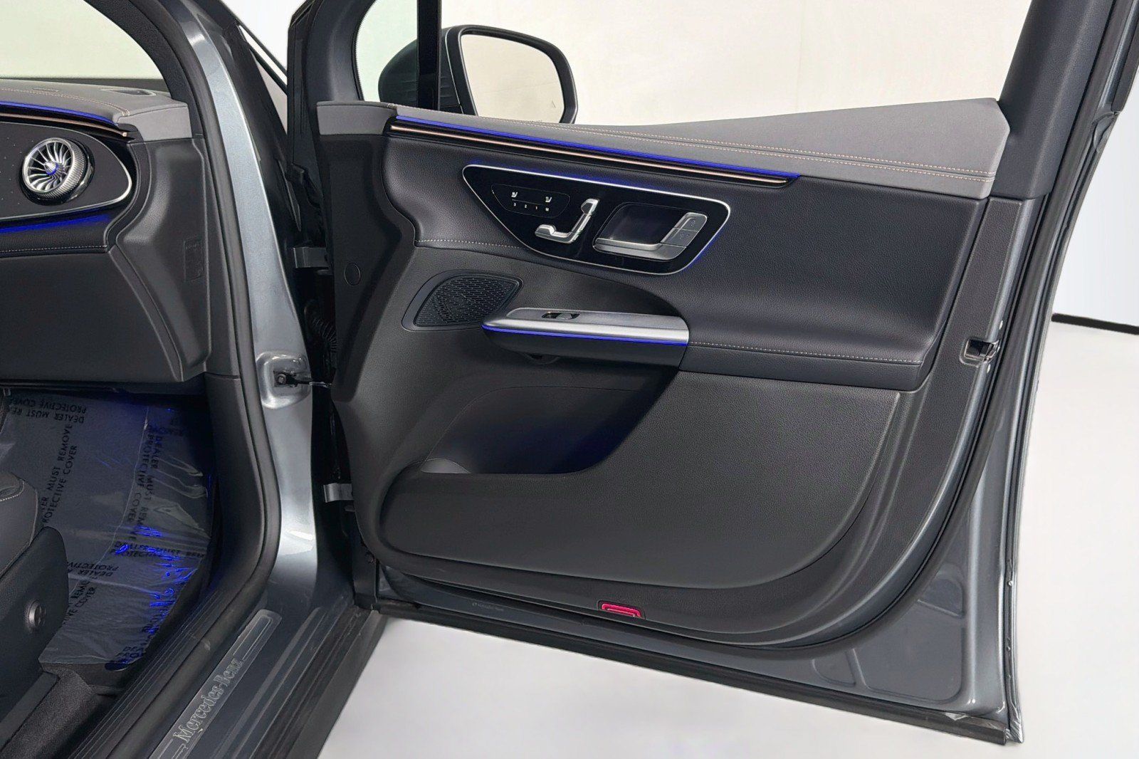 Certified 2026 Mercedes-Benz EQE 320 4MATIC SUV image 24