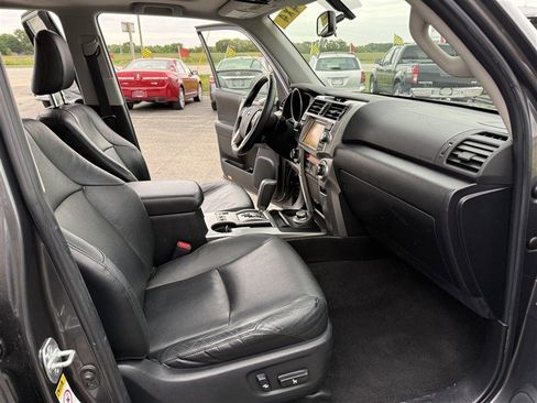 Used 2010 Toyota 4Runner Limited AWD/4WD image 9