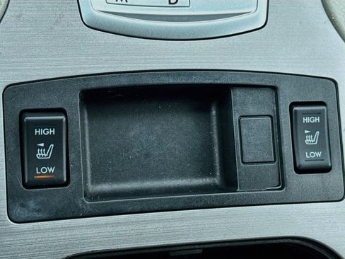 Used 2013 Subaru Legacy 2.5i Premium AWD/4WD image 22