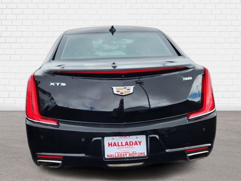 Used 2018 Cadillac XTS Luxury image 4