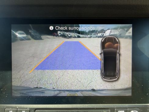 Used 2018 Porsche Macan AWD/4WD image 18
