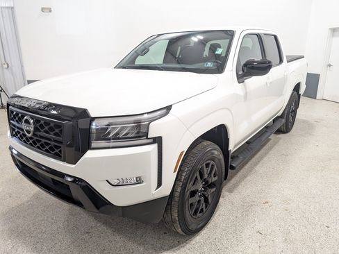 Used 2023 Nissan Frontier SV w/ Midnight Edition Package AWD/4WD image 7