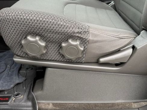 Used 2012 Nissan Xterra PRO-4X image 16