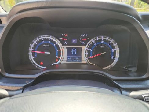 Used 2016 Toyota 4Runner SR5 Premium image 24