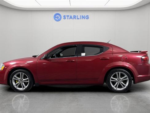 Used 2013 Dodge Avenger SE image 3