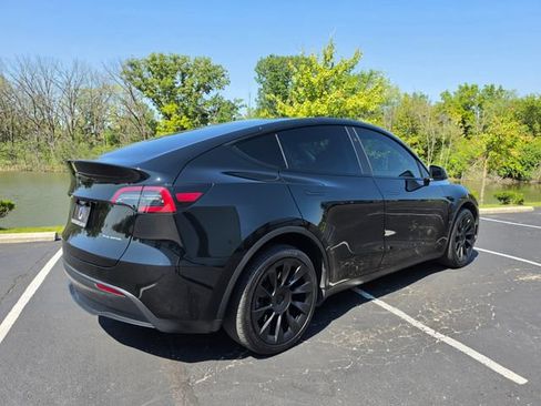 Used 2023 Tesla Model Y Long Range AWD/4WD image 9