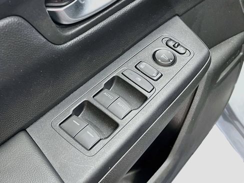 Used 2025 Honda CR-V EX image 17