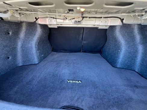 Used 2025 Nissan Versa SV FWD image 27