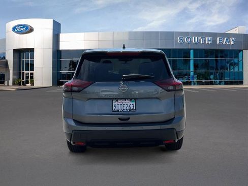 Used 2024 Nissan Rogue S FWD image 3