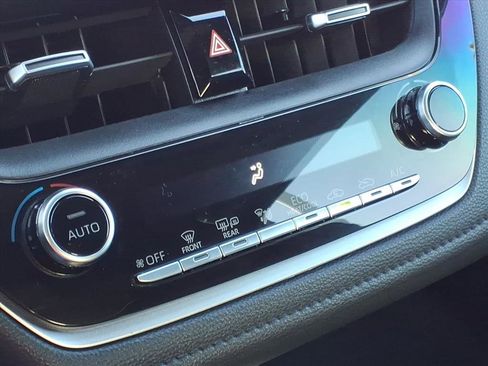 Used 2021 Toyota Corolla SE w/ Carpet Mat Package (TMS) image 22