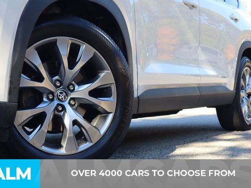 Used 2024 Toyota Grand Highlander Limited image 3