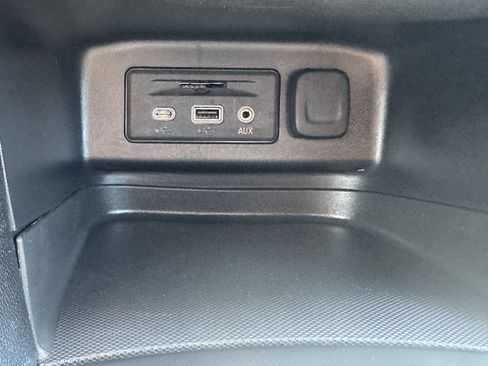 Used 2024 Chevrolet Equinox RS FWD image 34