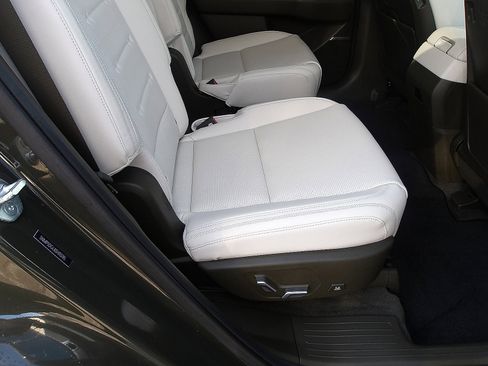 Certified 2025 Hyundai Santa Fe Calligraphy image 10