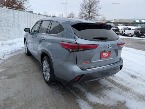 Used 2021 Toyota Highlander Limited image 21