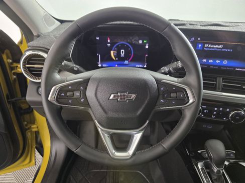 Used 2024 Chevrolet Trax ACTIV w/ Sunroof Package image 27