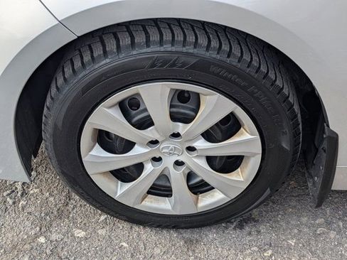 Used 2022 Toyota Corolla LE FWD image 10