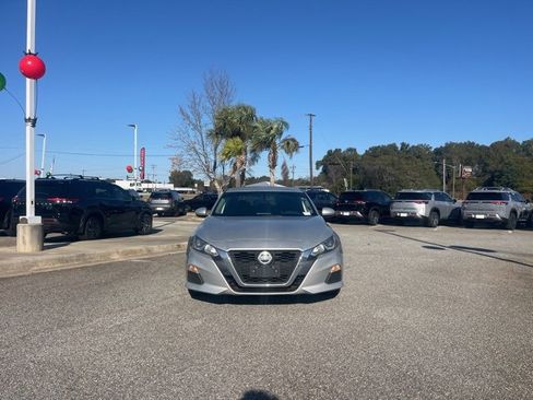 Used 2020 Nissan Altima 2.5 S image 2