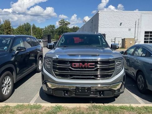 Used 2025 GMC Sierra 1500 SLT AWD/4WD image 2