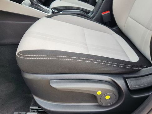 Used 2025 Hyundai Venue SEL FWD image 22