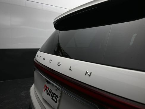 Used 2023 Lincoln Aviator AWD w/ Premium Package image 15
