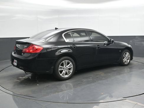Used 2015 INFINITI Q40 AWD w/ Navigation Package image 2