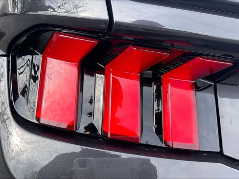 Used 2024 Ford Mustang Premium image 25