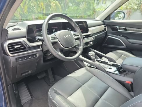 Certified 2024 Kia Telluride EX w/ EX Captain's Chair Package FWD image 20
