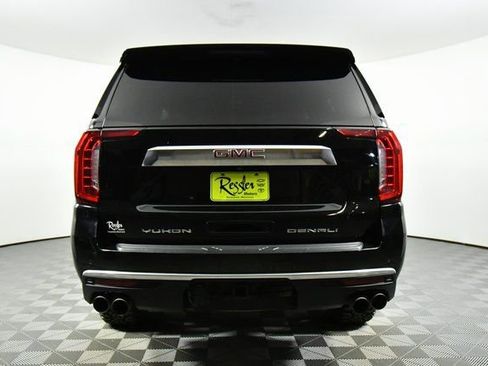 Used 2021 GMC Yukon XL Denali image 12
