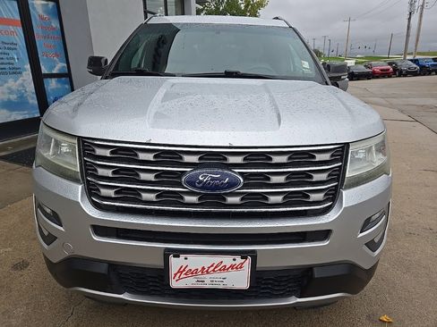 Used 2017 Ford Explorer XLT image 20