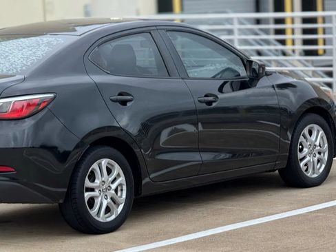 Used 2016 Scion iA FWD image 9