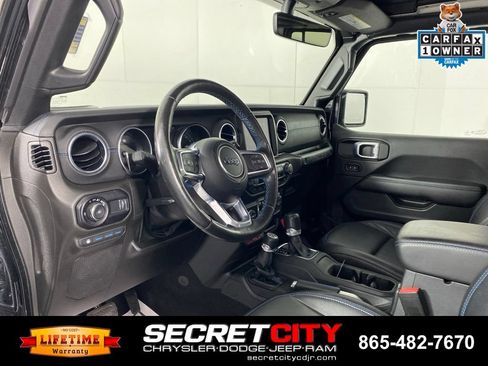 Used 2023 Jeep Wrangler Unlimited Rubicon 4xe w/ Cold Weather Group AWD/4WD image 11