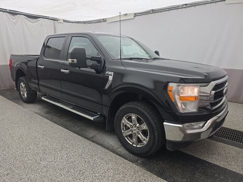 Used 2022 Ford F150 XLT w/ XTR Package AWD/4WD image 4