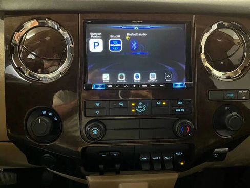 Used 2016 Ford F450 XLT w/ XLT Interior Package image 16