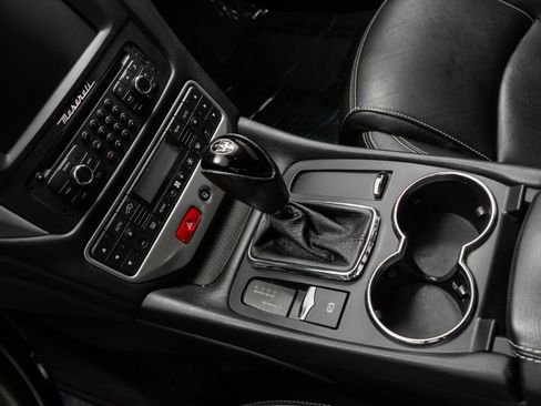 Used 2012 Maserati GranTurismo S image 28