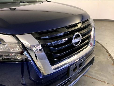 Used 2025 Nissan Pathfinder SV AWD/4WD image 28