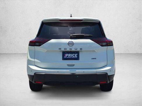 Used 2024 Nissan Rogue S AWD/4WD image 7