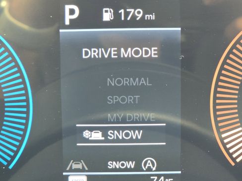 Used 2025 Hyundai Tucson SEL AWD/4WD image 12