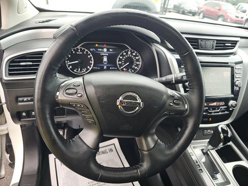 Used 2020 Nissan Murano SL w/ Moonroof Package FWD image 10