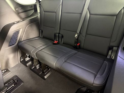 Used 2025 GMC Yukon Denali image 36