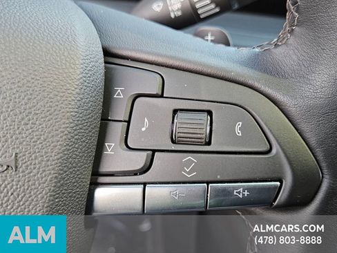 Used 2025 Cadillac XT4 Premium Luxury image 25