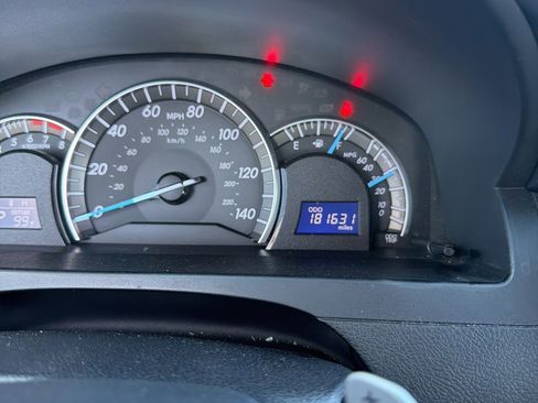 Used 2012 Toyota Camry SE FWD image 10