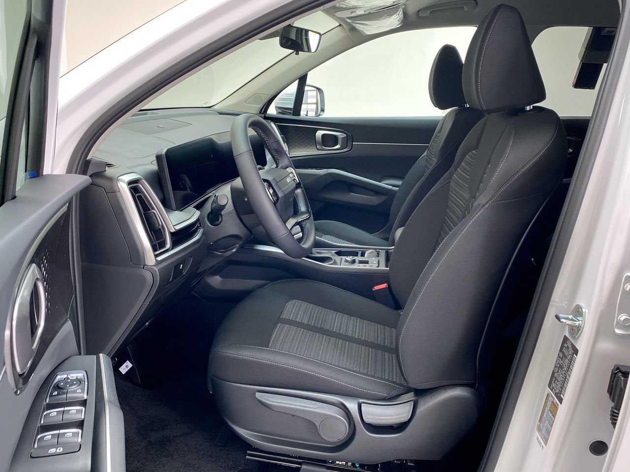 Certified 2026 Kia Sorento LX FWD image 16
