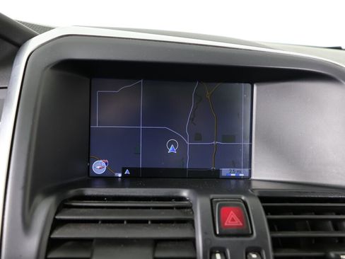 Used 2015 Volvo XC60 T6 Platinum image 37