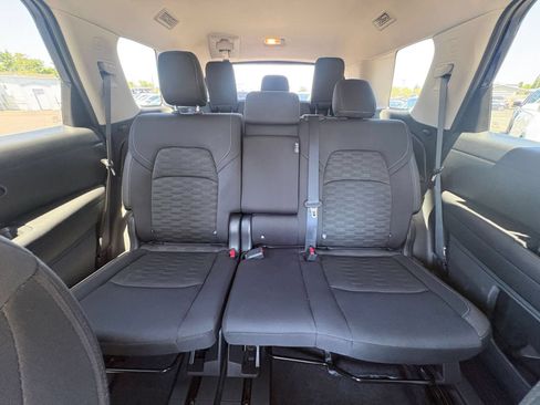 Used 2025 Nissan Pathfinder SV FWD image 41