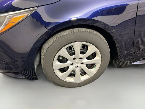 Used 2022 Toyota Corolla LE FWD image 13