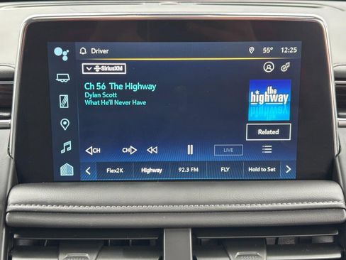 Used 2024 Chevrolet Tahoe Z71 w/ Luxury Package image 17